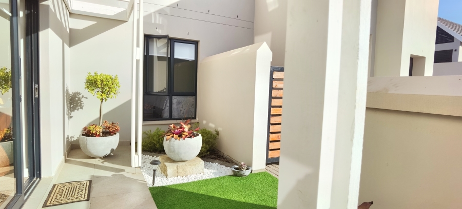 2 Bedroom Property for Sale in Hartland Lifestyle Estate Western Cape